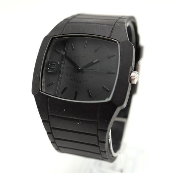 Diesel Mens Blackout Stealth 45mm Watch Silicone Strap All Black w New Battery - Picture 1 of 14